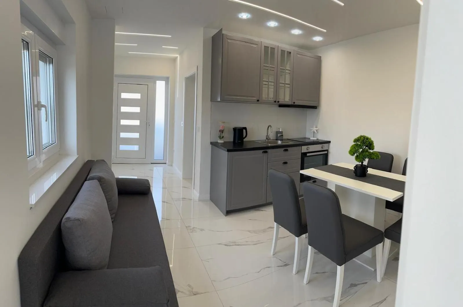 Apartmani Emanuel Nin