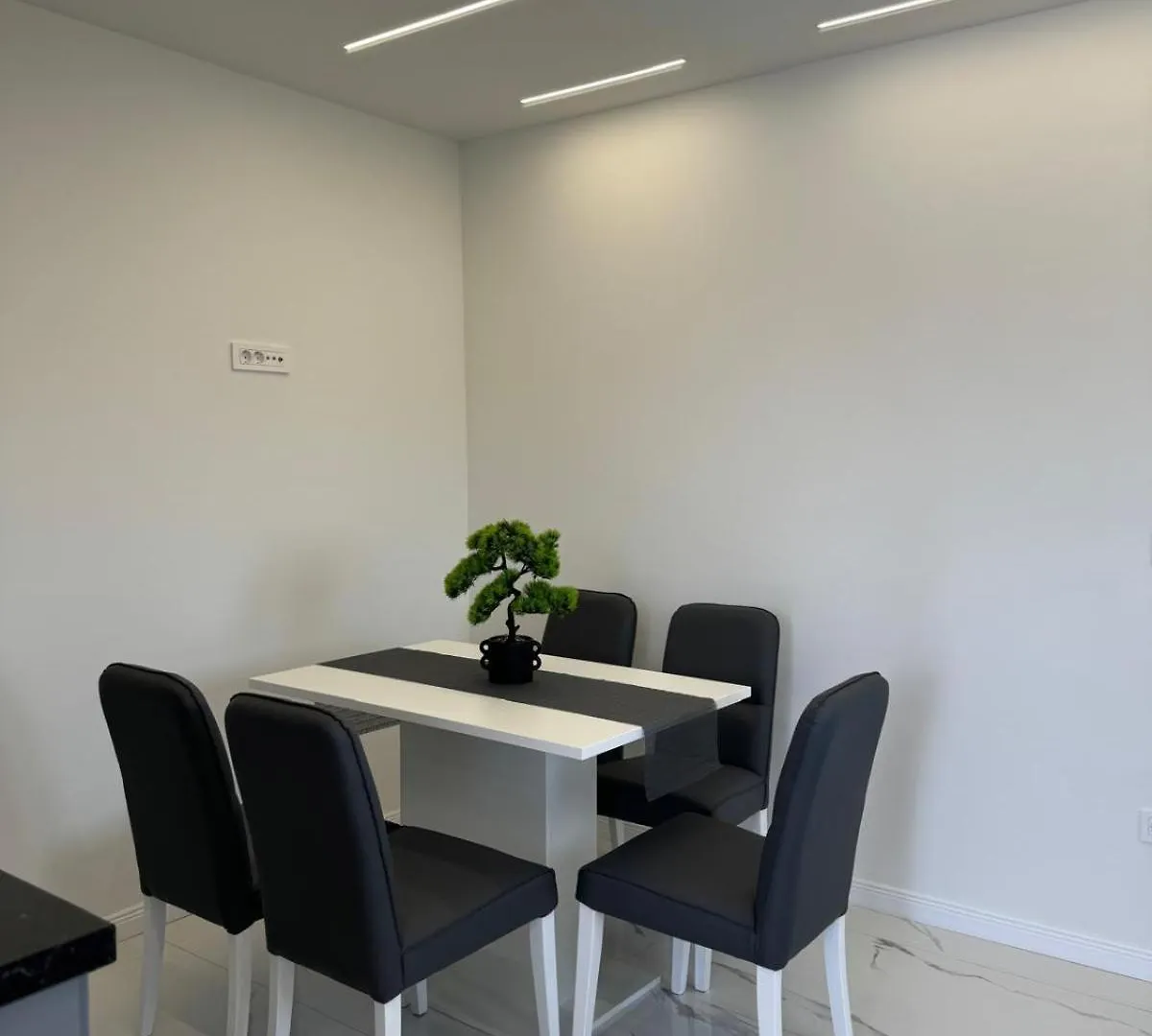 Apartmani Emanuel Nin