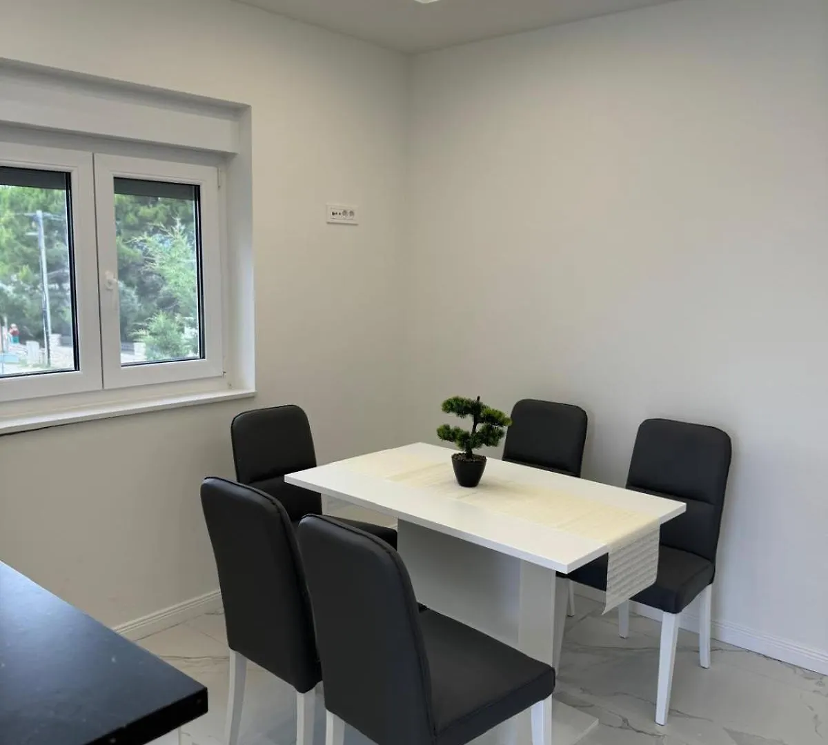 Apartment Apartmani Emanuel Nin